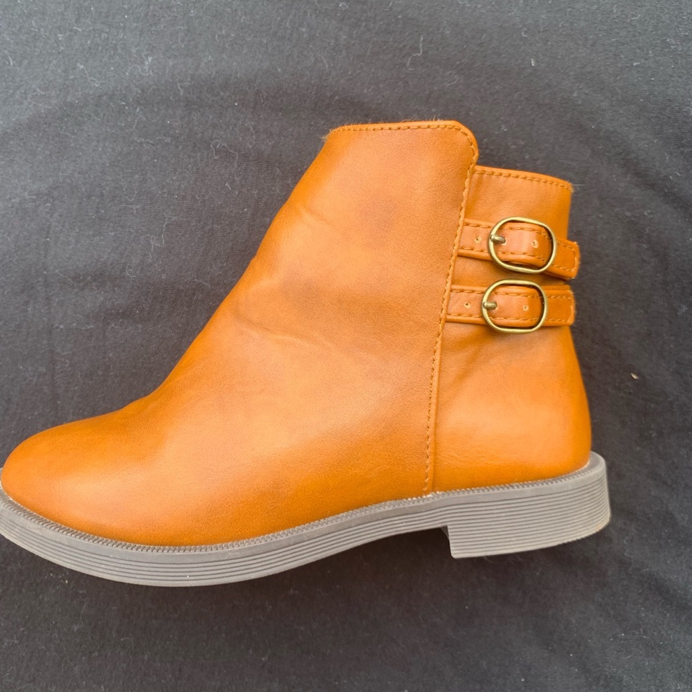 Size 9 girls tan ankle boots